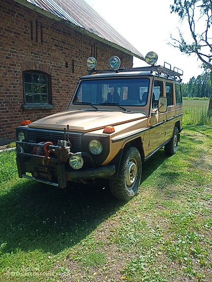 Mercedes-Benz GD300 3 of 5