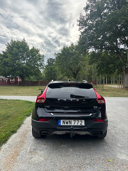 Volvo V40 Cross Country 3 of 7
