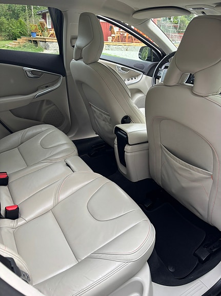 Volvo V40 Cross Country 6 of 7