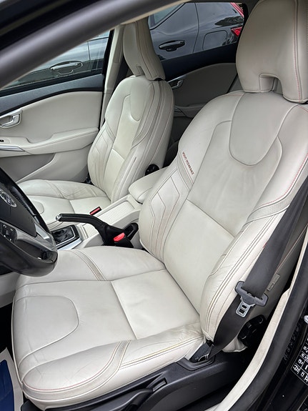 Volvo V40 Cross Country 5 of 7