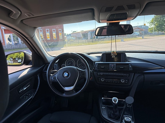BMW 320d 5 of 5