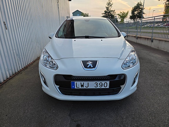 Peugeot 308 3 of 5