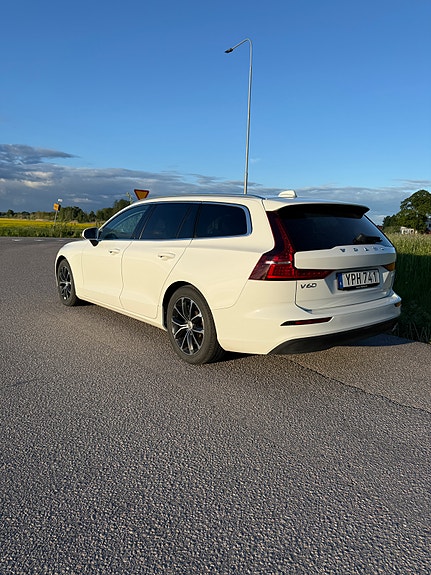 Volvo V60 4 of 5