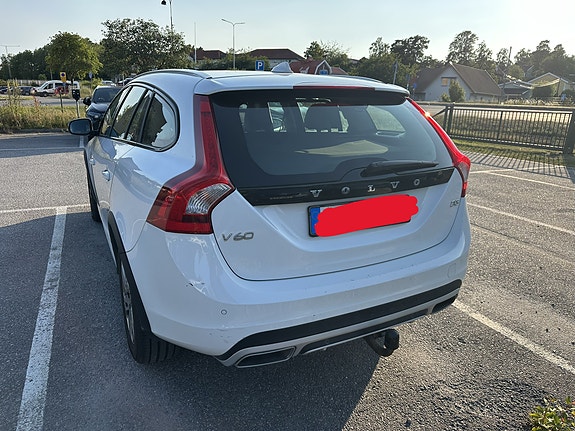 Volvo V60 Cross Country 5 of 5