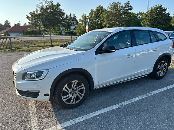 Volvo V60 Cross Country 4 of 5