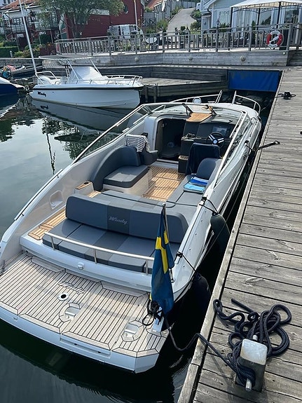 Windy 27 Solano | 2018 | Volvo Penta 350 V8 11 of 12