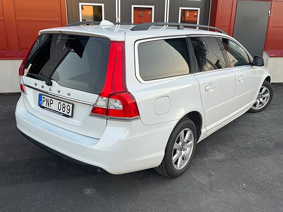 Volvo V70 6 of 16