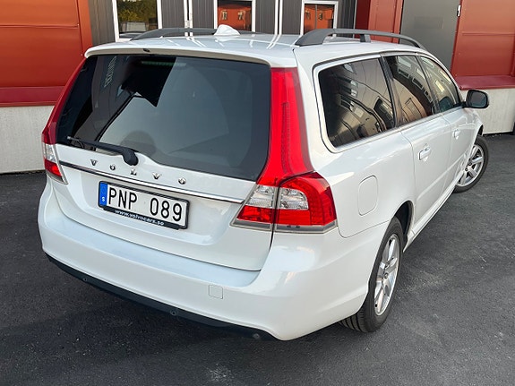 Volvo V70 5 of 16