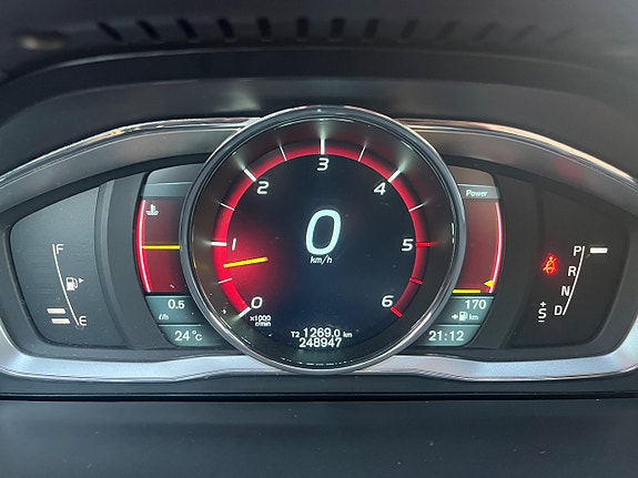 Volvo V70 12 of 16