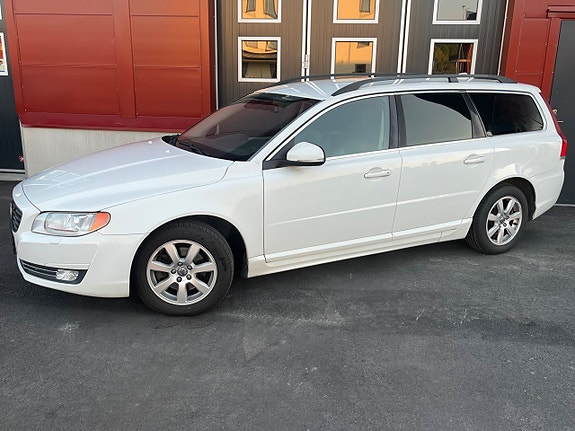 Volvo V70 4 of 16