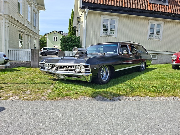 Chevrolet Impala 2 of 5