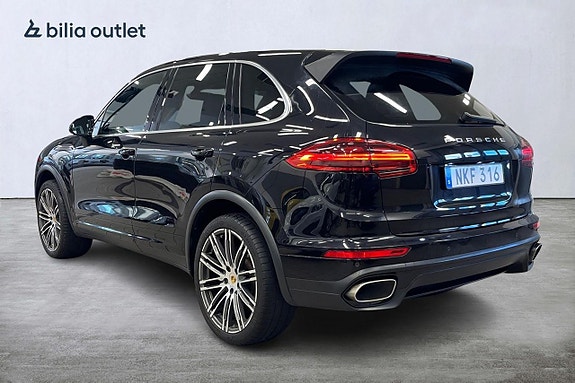 Porsche Cayenne S 3 of 5