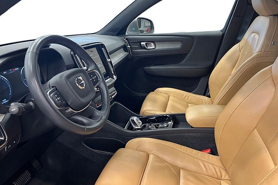 Volvo XC40 14 of 30