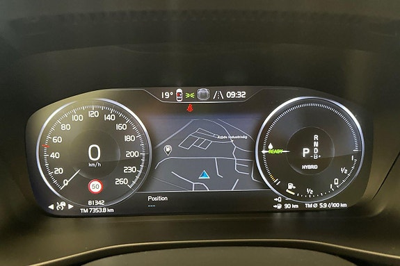Volvo XC40 17 of 30