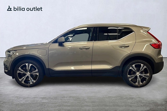 Volvo XC40 3 of 30
