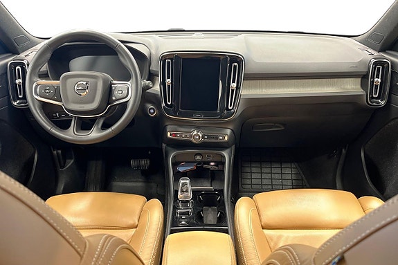 Volvo XC40 15 of 30