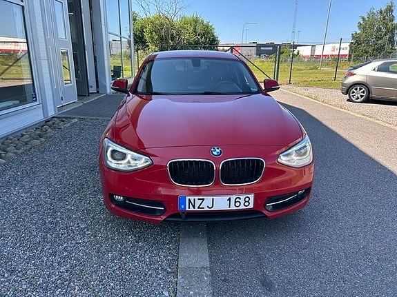 BMW 118d 8 of 15