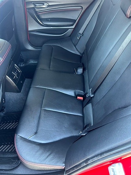 BMW 118d 3 of 5