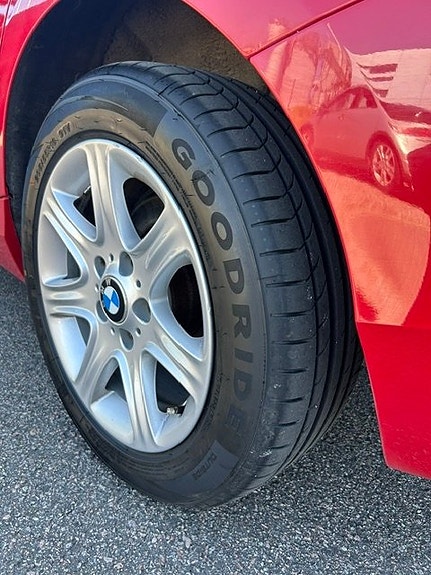BMW 118d 2 of 5