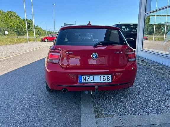 BMW 118d 9 of 15