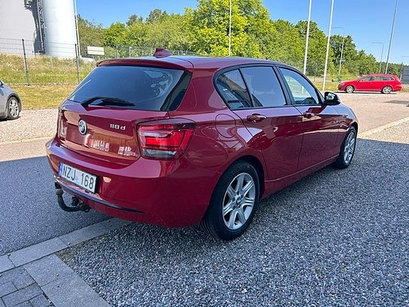 BMW 118d 6 of 15