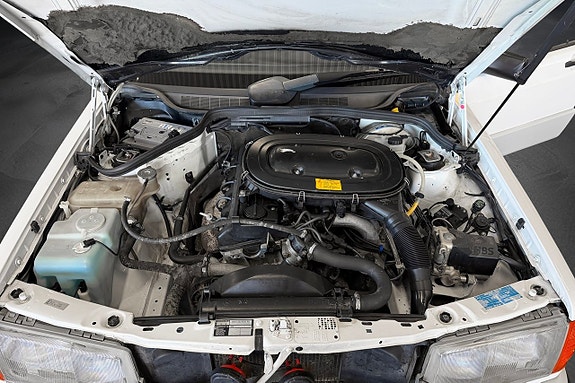 Mercedes-Benz 190 E 21 of 22