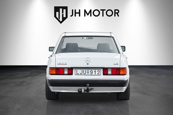 Mercedes-Benz 190 E 5 of 22