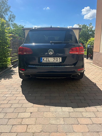 Volkswagen Touareg 3 of 5