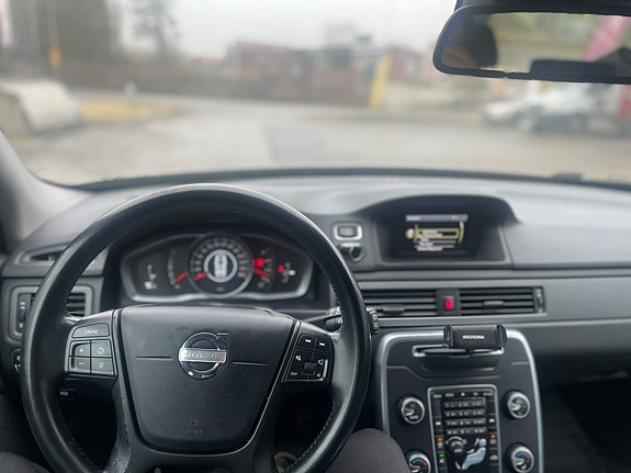 Volvo V70 24 of 27