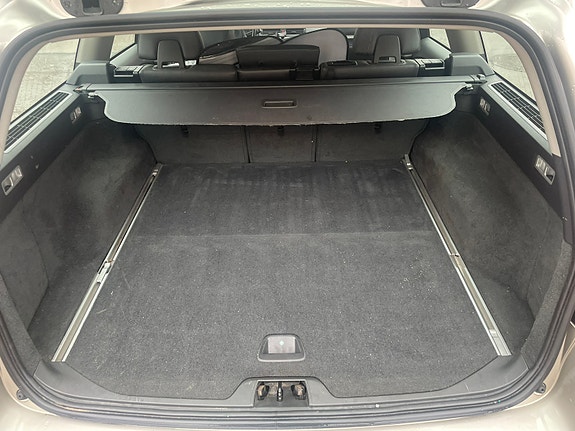 Volvo V70 11 of 27