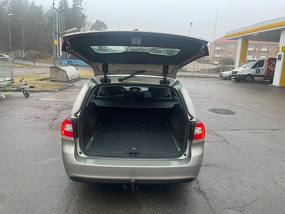 Volvo V70 10 of 27