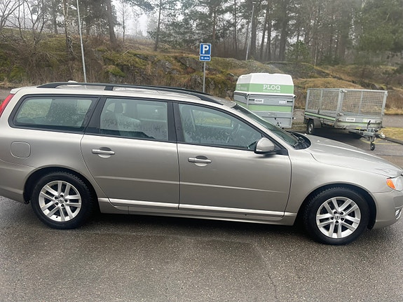 Volvo V70 4 of 27