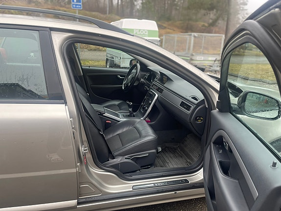 Volvo V70 17 of 27