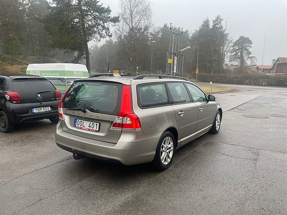 Volvo V70 5 of 27
