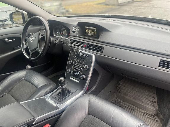 Volvo V70 19 of 27