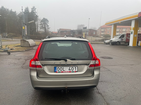 Volvo V70 6 of 27
