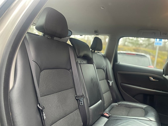 Volvo V70 15 of 27