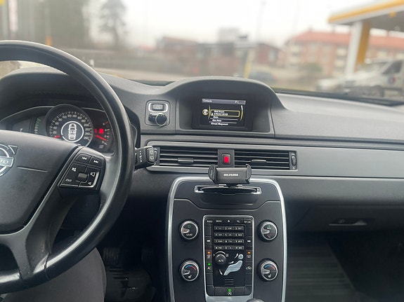 Volvo V70 25 of 27