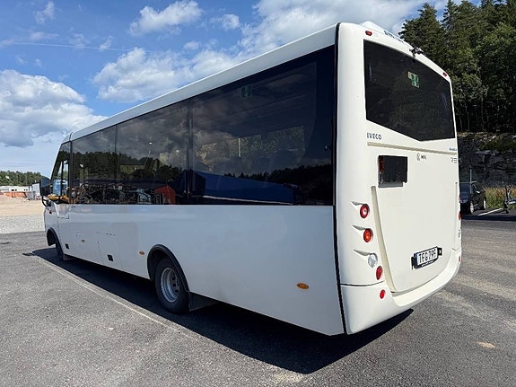 Iveco MMI Thesi Buss 31 4 of 9