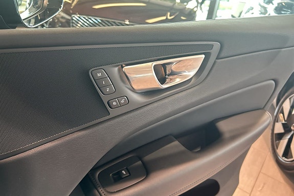 Volvo XC60 13 of 30