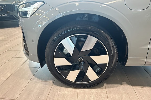 Volvo XC60 20 of 30