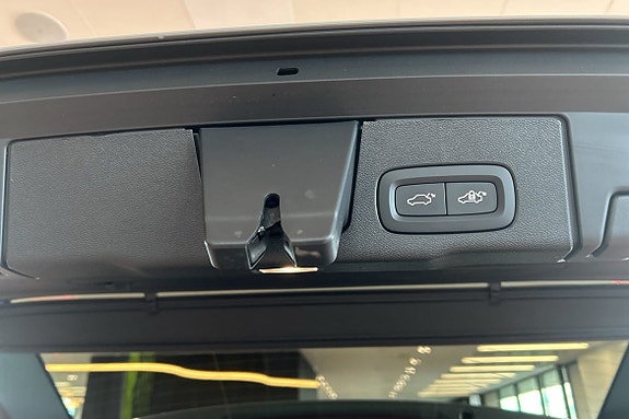 Volvo XC60 16 of 30