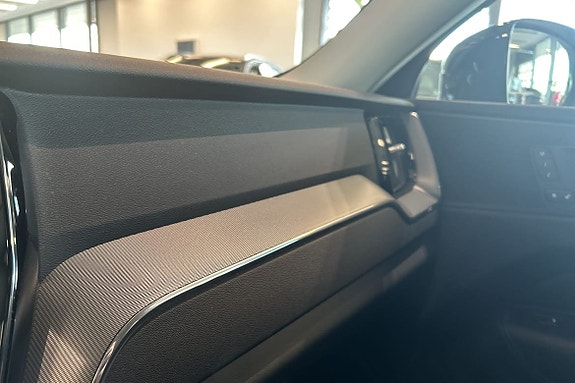 Volvo XC60 27 of 30
