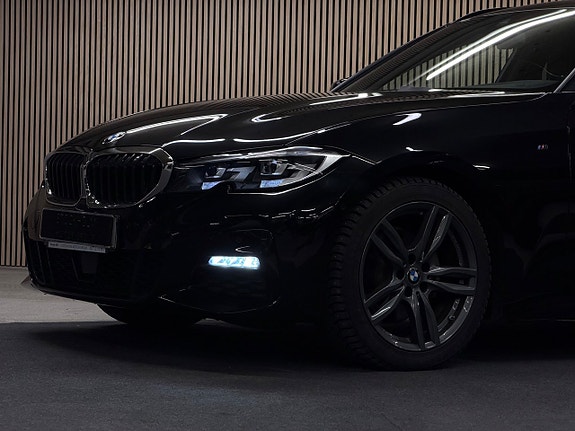 BMW 320d 4 of 5