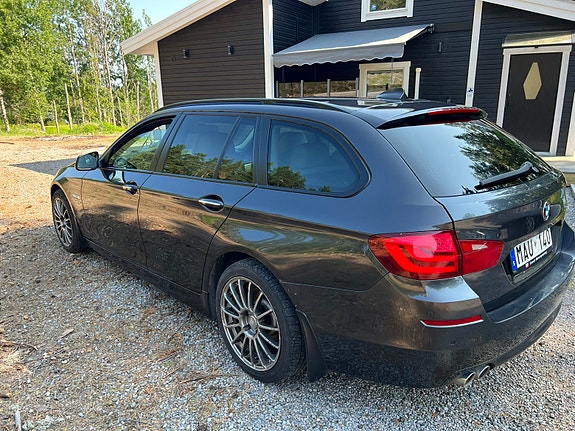 BMW 530d 4 of 5