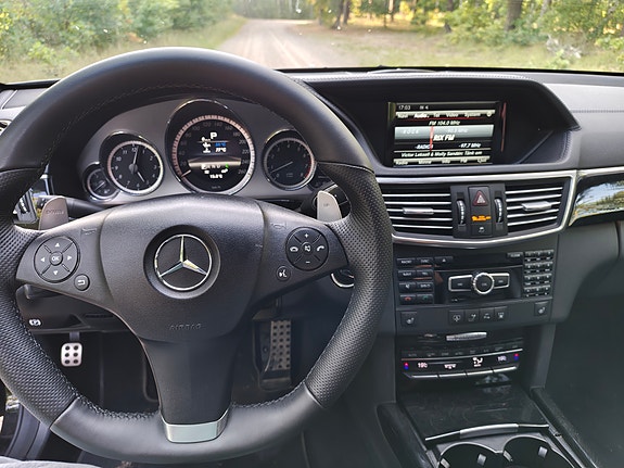 Mercedes-Benz E350 10 of 25