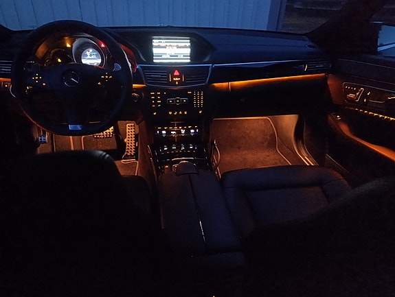 Mercedes-Benz E350 22 of 27