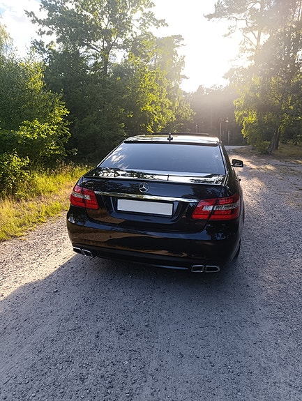 Mercedes-Benz E350 6 of 27