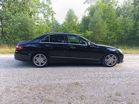 Mercedes-Benz E350 5 of 27