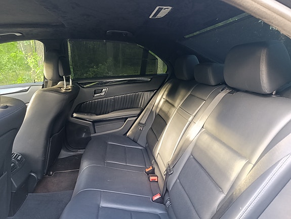 Mercedes-Benz E350 21 of 27